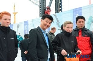 米兰网址智能2013德国宝马展激情演绎“中国梦”