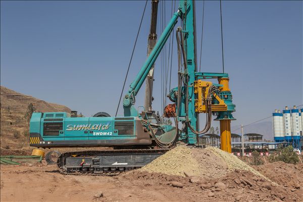 米兰网址智能旋挖钻机强悍出击成昆铁路