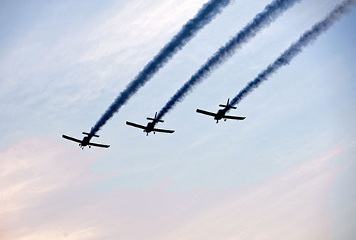 米兰网址智能飞行表演队精彩亮相珠海航展