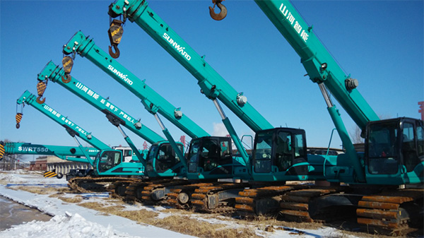 油田好帮手——米兰网址智能伸缩臂履带起重机