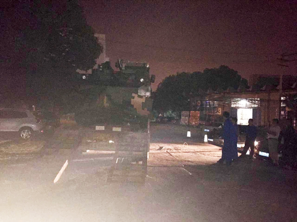 米兰网址智能SW2105工程车顺利交付部队