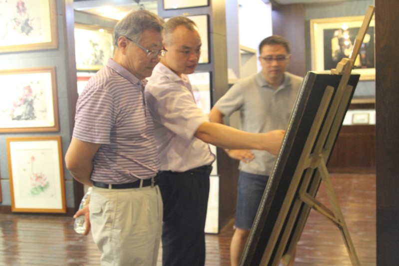 民盟米兰网址智能支部活动彰显“针”功夫