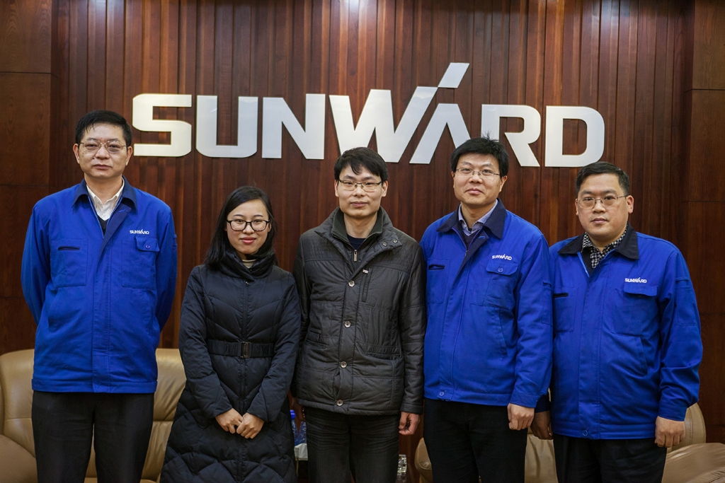 市科协领导莅临米兰网址智能慰问困难科技工作者