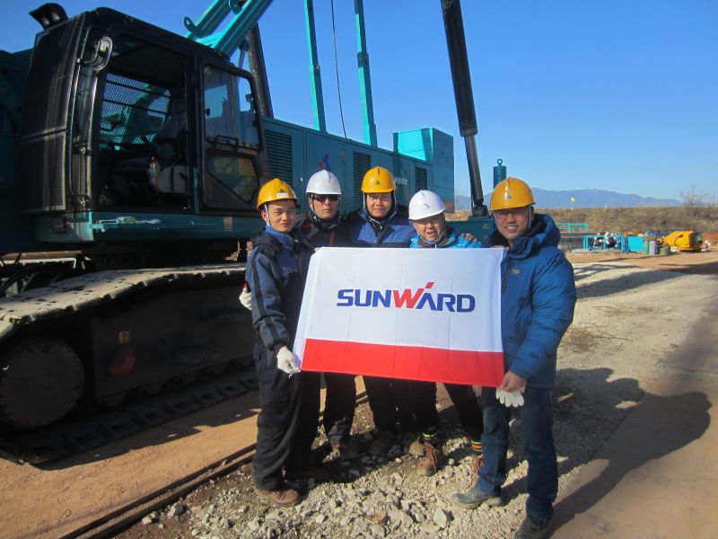 米兰网址智能SWCH880-180M全液压履带桩机闪亮登陆韩国