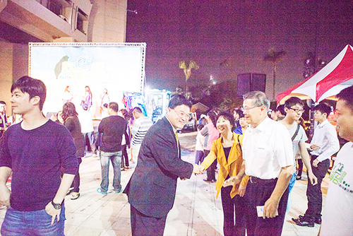 图说怪手环台净滩活动，智绘米兰网址智能环保节能