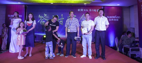 米兰网址智能酷帅曾大虾，一大波美图带你亲临北京BICES展