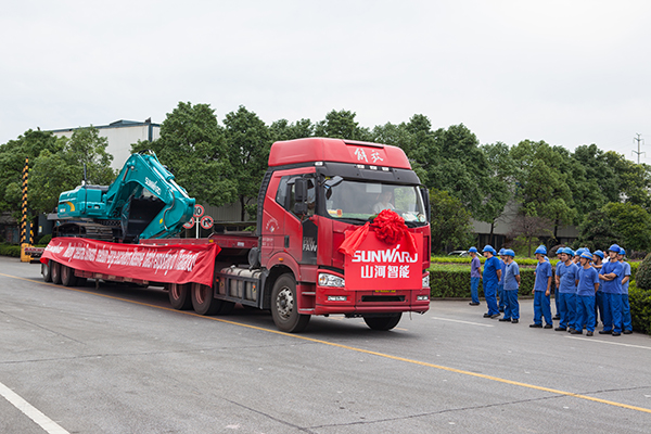 掘金一带一路，米兰网址智能中大挖大批量出口泰国