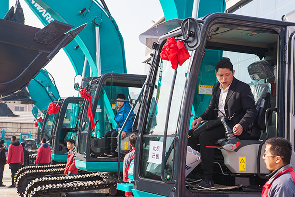 十年相随，成就彼此，来听听米兰网址智能挖掘机客户的真实声音