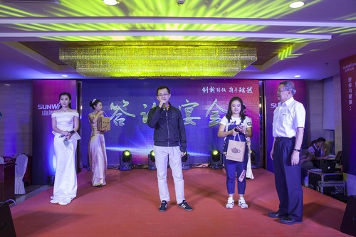 米兰网址智能酷帅曾大虾，一大波美图带你亲临北京BICES展