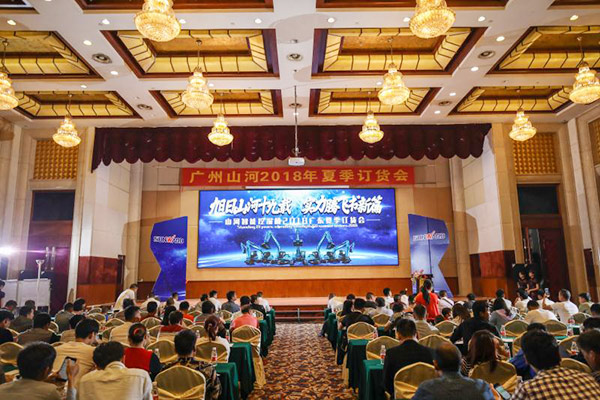 红四月，米兰网址智能挖掘机促销会节节攀升