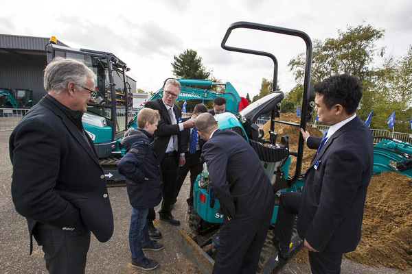 米兰网址智能隆重举行2017年欧洲经销商大会