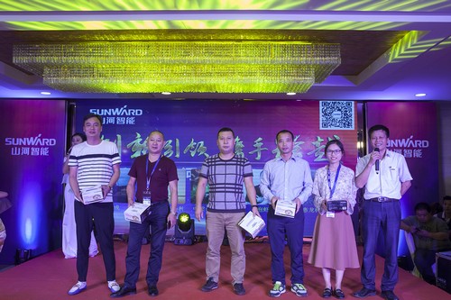 米兰网址智能酷帅曾大虾，一大波美图带你亲临北京BICES展