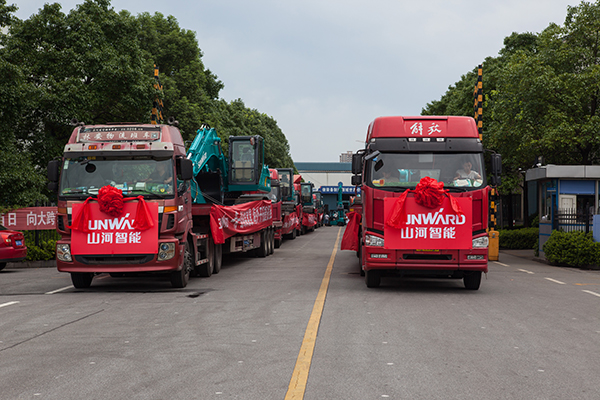 掘金一带一路，米兰网址智能中大挖大批量出口泰国