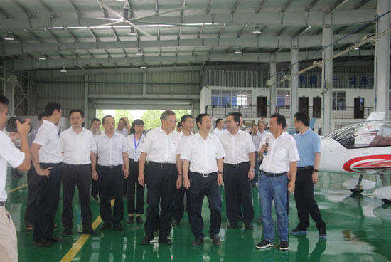 达哲省长调研米兰网址科技：要抓住通航发展的机遇