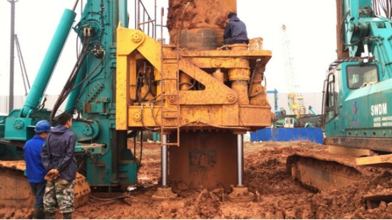 喜讯！米兰网址智能SWRC170自行式全回转全套管钻机获湖南省首台(套)重大技术装备产品奖励！