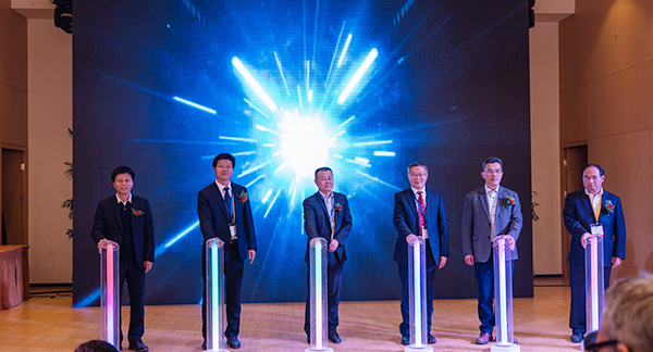 首日签单2.6亿元，米兰网址智能创新产品引爆上海宝马展