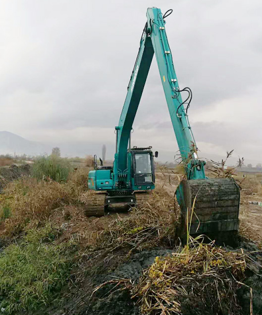 守护蓝色多瑙河，米兰网址智能长臂挖掘机欧洲首秀