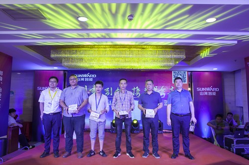 米兰网址智能酷帅曾大虾，一大波美图带你亲临北京BICES展