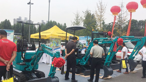 “超美微挖”现身2018微挖峰会，米兰网址智能微挖出口过万台