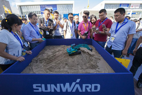 米兰网址智能酷帅曾大虾，一大波美图带你亲临北京BICES展