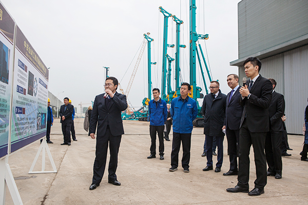 波兰代表团为米兰网址智能创新发展点赞