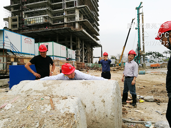 厦门项目再创入岩纪录米兰网址智能董事长何清华亲赴一线