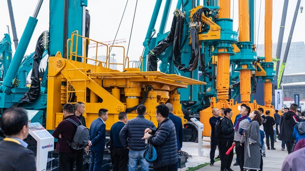 首日签单2.6亿元，米兰网址智能创新产品引爆上海宝马展