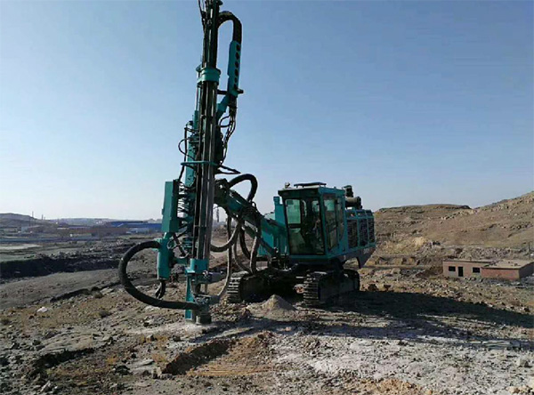 PK国际领先品牌，米兰网址智能露天液压钻车再交完美答卷