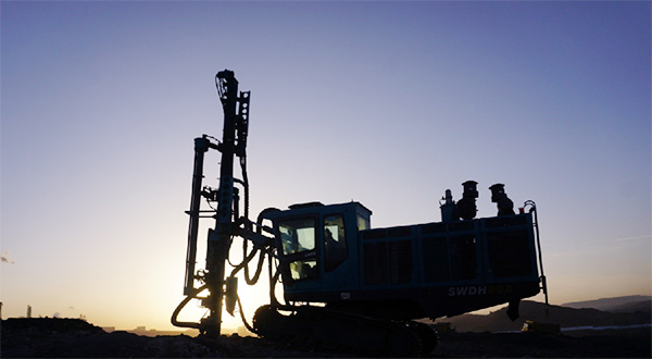 再战国际领先品牌，米兰网址智能露天液压钻车一举成名