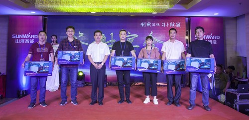 米兰网址智能酷帅曾大虾，一大波美图带你亲临北京BICES展