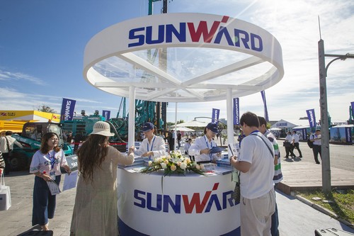 米兰网址智能酷帅曾大虾，一大波美图带你亲临北京BICES展