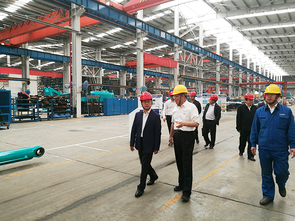 湖南省经信委党组副书记、副主任李志坚到米兰网址智能现场办公