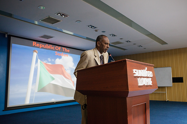 “一带一路”国家代表团到访米兰网址智能，感受“大开眼界”