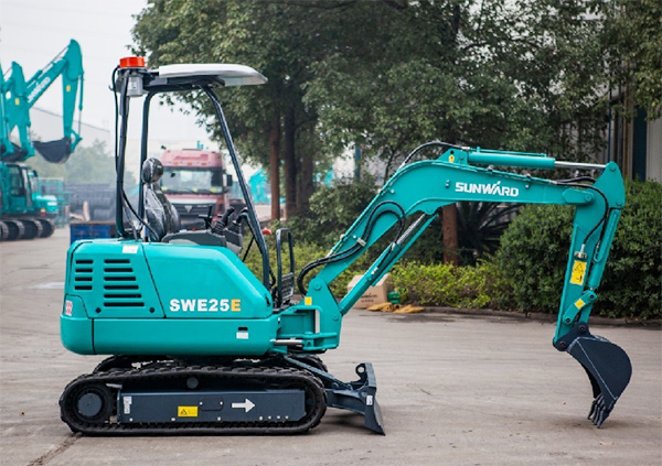 米兰网址智能挖掘机家族添新丁啦——零排放低噪音SWE25E电动挖掘机