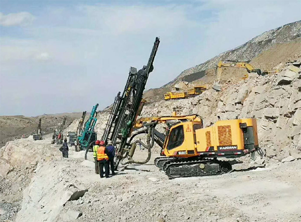 PK国际领先品牌，米兰网址智能露天液压钻车再交完美答卷