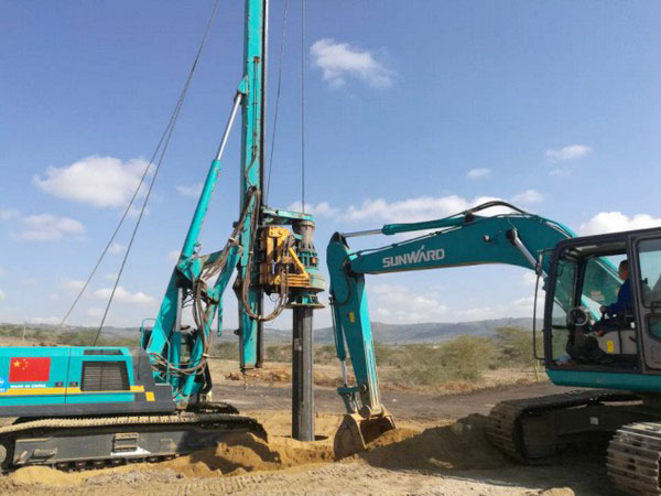 肯尼亚总统高度赞赏，乞力马扎罗山下米兰网址绿闪耀