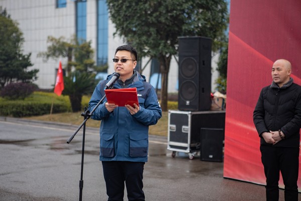 新春开门红！米兰网址智能1.2亿订单火爆发车