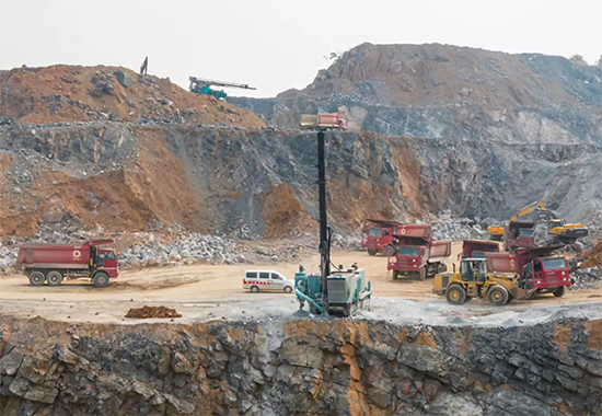 一台顶三台 米兰网址智能潜孔钻机真好用