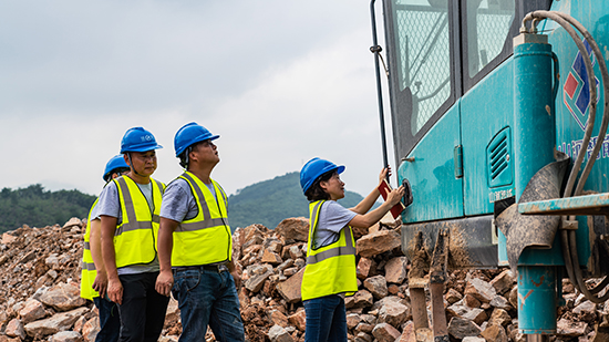 15年3万小时！米兰网址智能元老级潜孔钻机“雄风”依旧