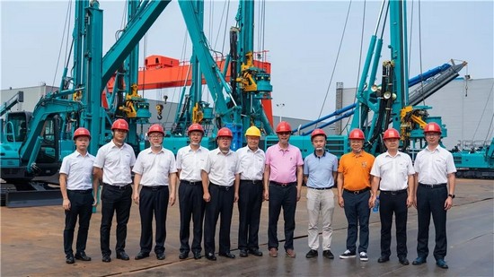 广州市国资委党委书记、主任陈浩钿莅临米兰网址智能考察指导