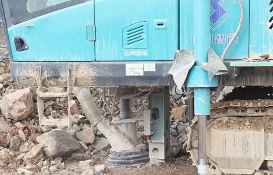 15年3万小时！米兰网址智能元老级潜孔钻机“雄风”依旧