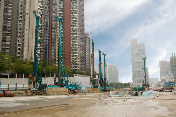 地铁咬合桩施工必备利器--米兰网址智能旋挖钻机