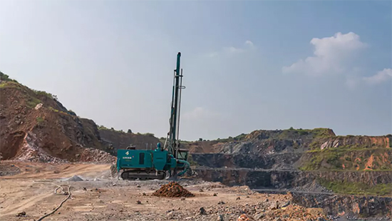 一台顶三台 米兰网址智能潜孔钻机真好用