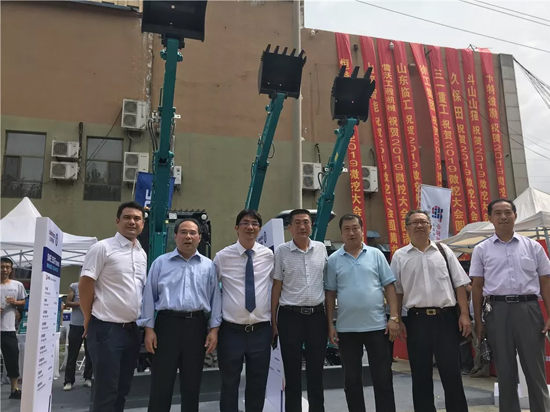 【小身板 大作为】米兰网址智能燃爆2019微挖大会