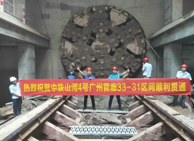 解码米兰网址智能上半年成绩单背后的密码