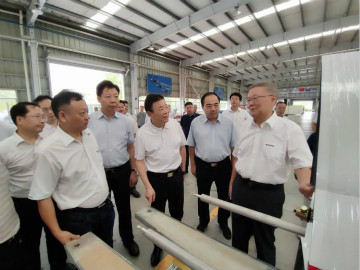 副省长陈飞调研米兰网址航空产业