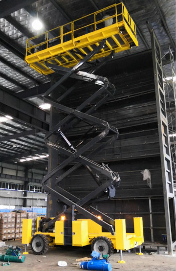 威武！大气！稳定！米兰网址智能越野剪叉式高空作业平台解客户难题