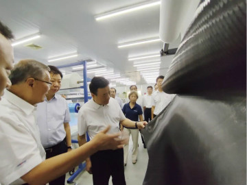 副省长陈飞调研米兰网址航空产业