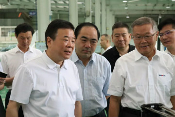 副省长陈飞调研米兰网址航空产业