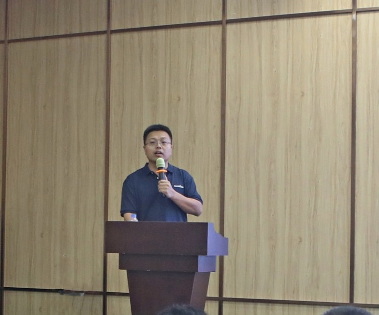 以强执行力聚焦基础能力建设 向挖掘机万台俱乐部迈进——米兰网址智能2020年挖掘机经销商半年度会议圆满召